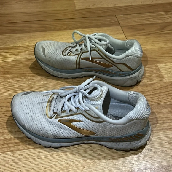 Brooks Adrenaline GTS 20 - Picture 4 of 10